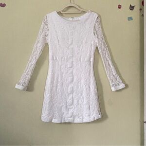 Lulu’s White Lace Dress with sheer lace sleeves Above the Knee Size Large